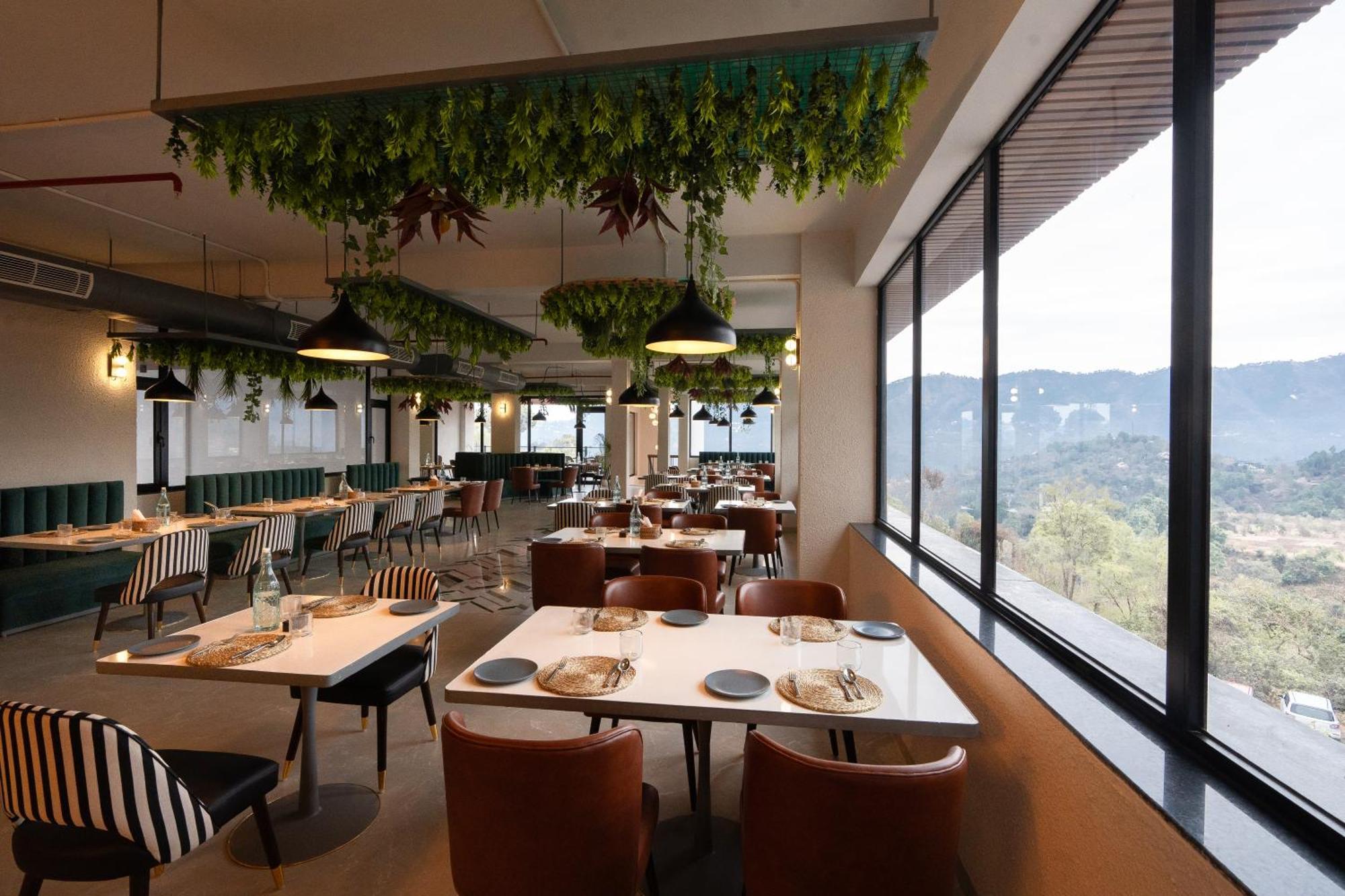 Velmore Kasauli Operated By Royal Orchid Hotel Ltd. Exterior foto